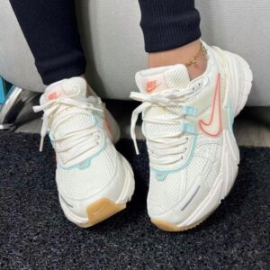 Tenis Nike V2K Run Blanco Naranja Dama