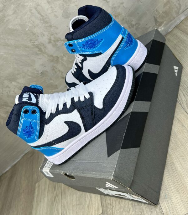 BOTA JORDAN AZUL ARENA AZUL PERLADO